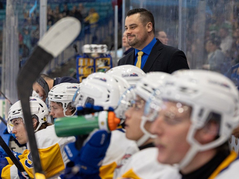Saskatoon Blades head coach Brennan Sonne during first period action against the Swift Current Broncos at SaskTel Centre in Saskatoon, Sask. on Saturday, November 18, 2023.