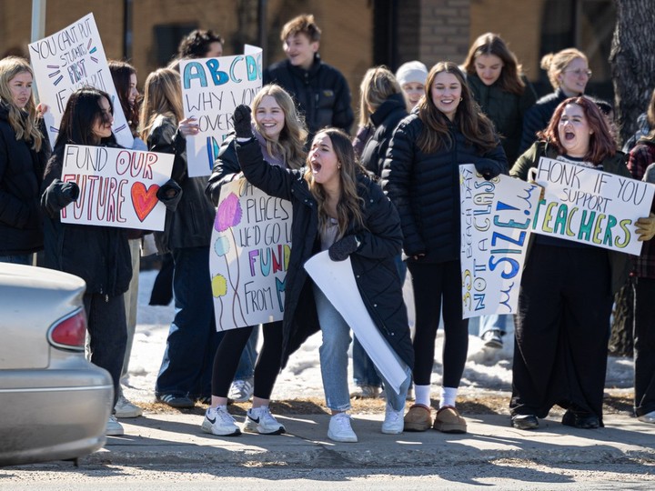  Students from high schools across Saskatoon walk out of afternoon classes and protest outside of Don Morgan’s office in a show of support for the province’s teachers. The Saskatchewan Teachers’ Federation and the provincial government remain at a standstill on a new collective agreement. Photo taken in Saskatoon, Sask. on Tuesday, March 26, 2024.