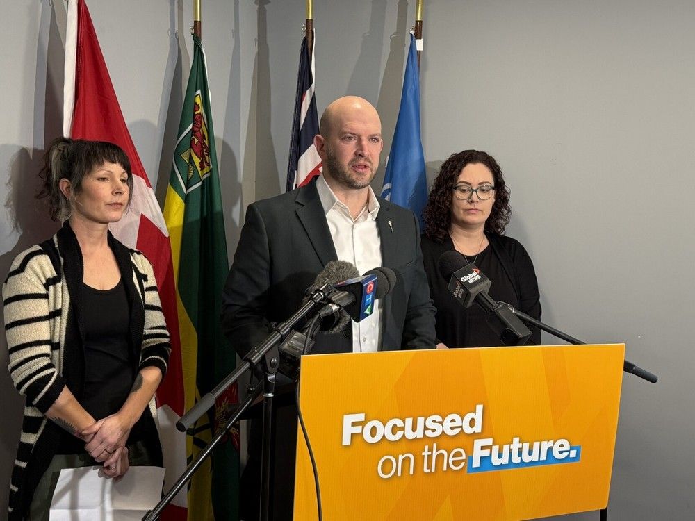 Parents of students with autism are calling on the Saskatchewan government to implement smaller classroom sizes and have more EA support.