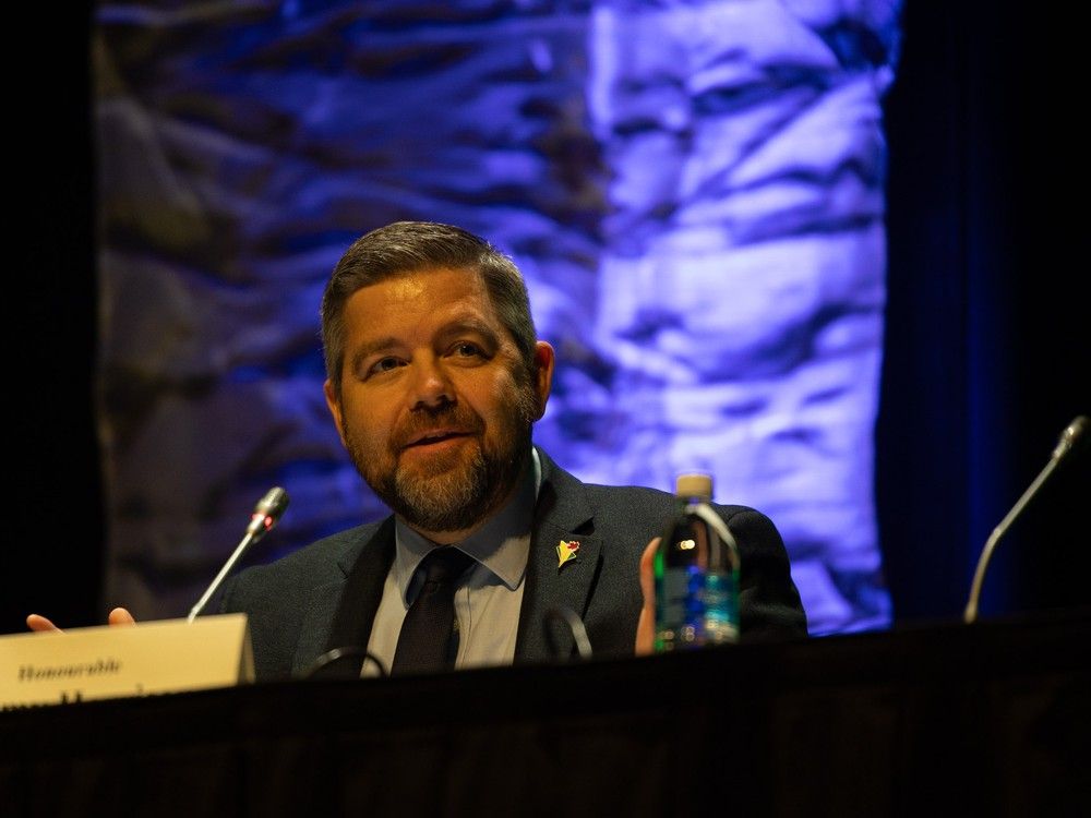 The Crown announced that the start of the process "will take place in parallel" with the small modular reactor (SMR) project near Estevan.