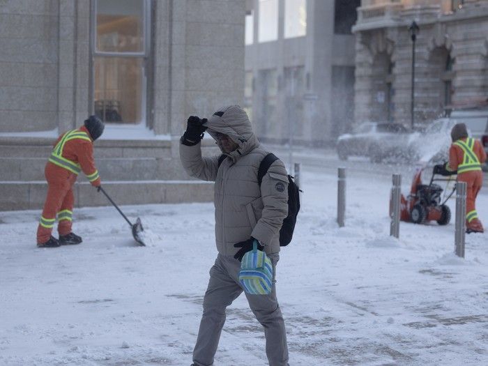 An Environment Canada (EC) cold warning to Saskatoon and Regina notes potential wind chill values of -40 to -45 C