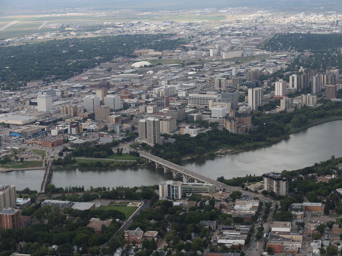 In Saskatchewan, seller's market has homebuyers lining up for shrinking inventory of properties