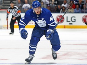Tyler Bozak #42 of the Toronto Maple Leafs skates against the Detroit Red Wings at the Air Canada Centre on October 18, 2017 in Toronto. (Claus Andersen/Getty Images)