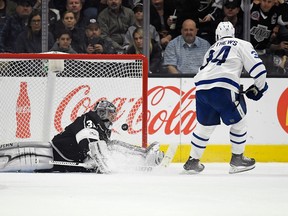 Auston Matthews scores on a penalty shot