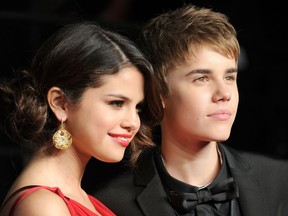 Singer/actress Selena Gomez and singerJustin Bieber arrive at the Vanity Fair Oscar party hosted by Graydon Carter held at Sunset Tower on February 27, 2011 in West Hollywood, California. (Photo by Pascal Le Segretain/Getty Images)