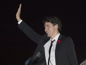 Prime Minister Justin Trudeau boards a government plane in Montreal, Monday November 6, 2017. Trudeau is heading to the APEC Summit in Vietnam. THE CANADIAN PRESS/Adrian Wyld