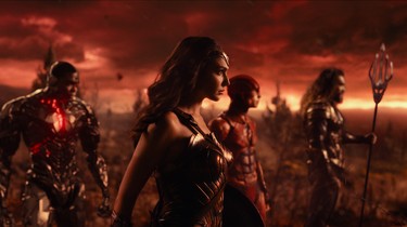 (L-R) RAY FISHER as Cyborg, GAL GADOT as Wonder Woman, EZRA MILLER as The Flash and JASON MOMOA as Aquaman in Warner Bros. Pictures' action adventure "JUSTICE LEAGUE," a Warner Bros. Pictures release.