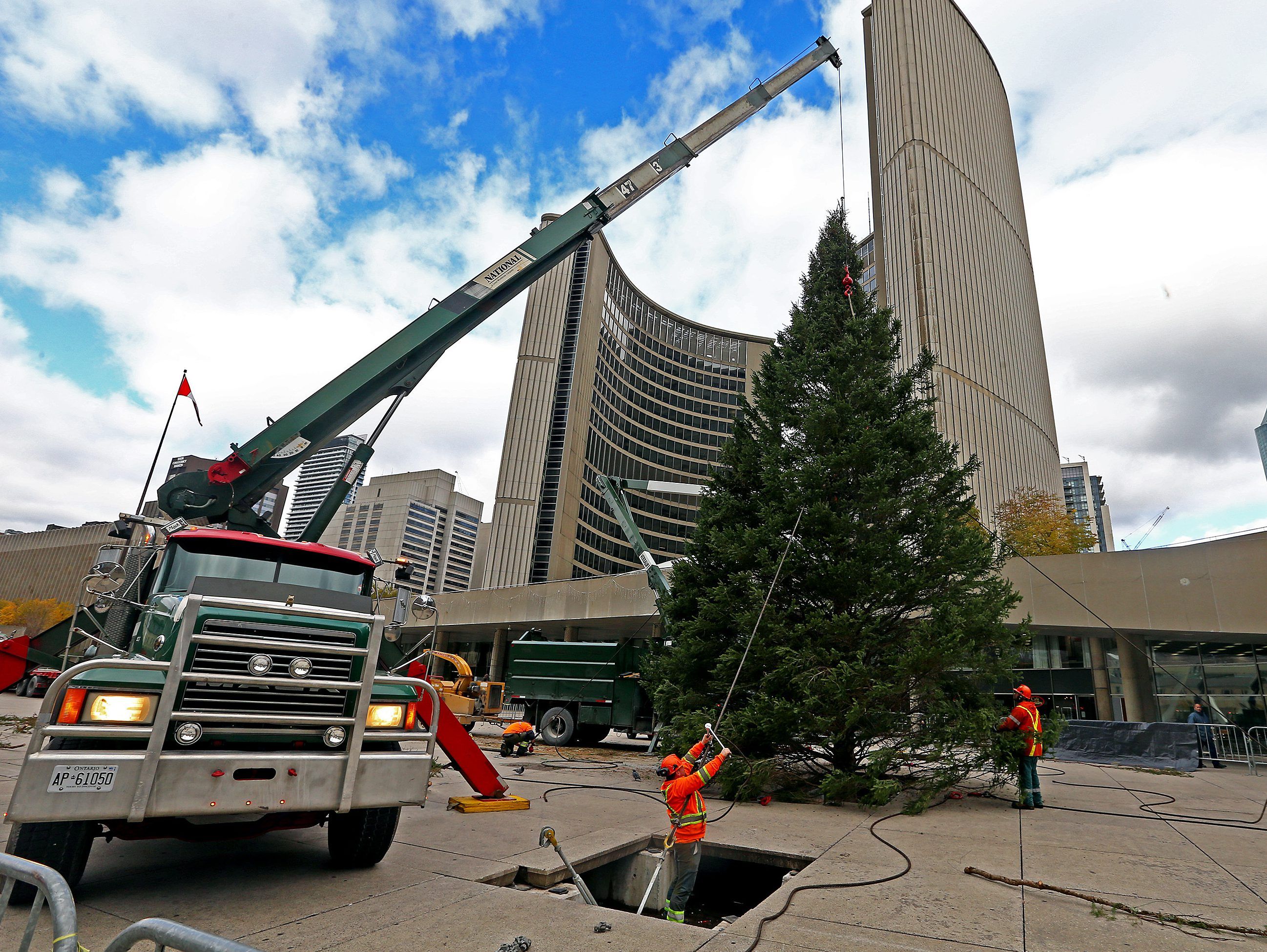 What's open, what's closed in Toronto on Christmas Toronto Sun