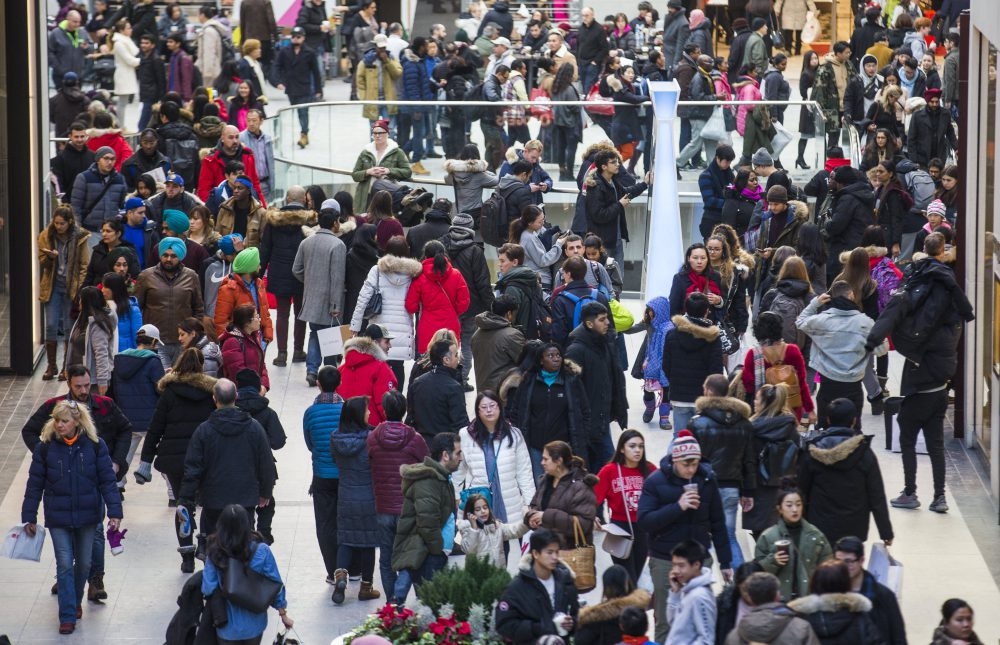 Shoppers flock to stores for Boxing Day deals Toronto Sun