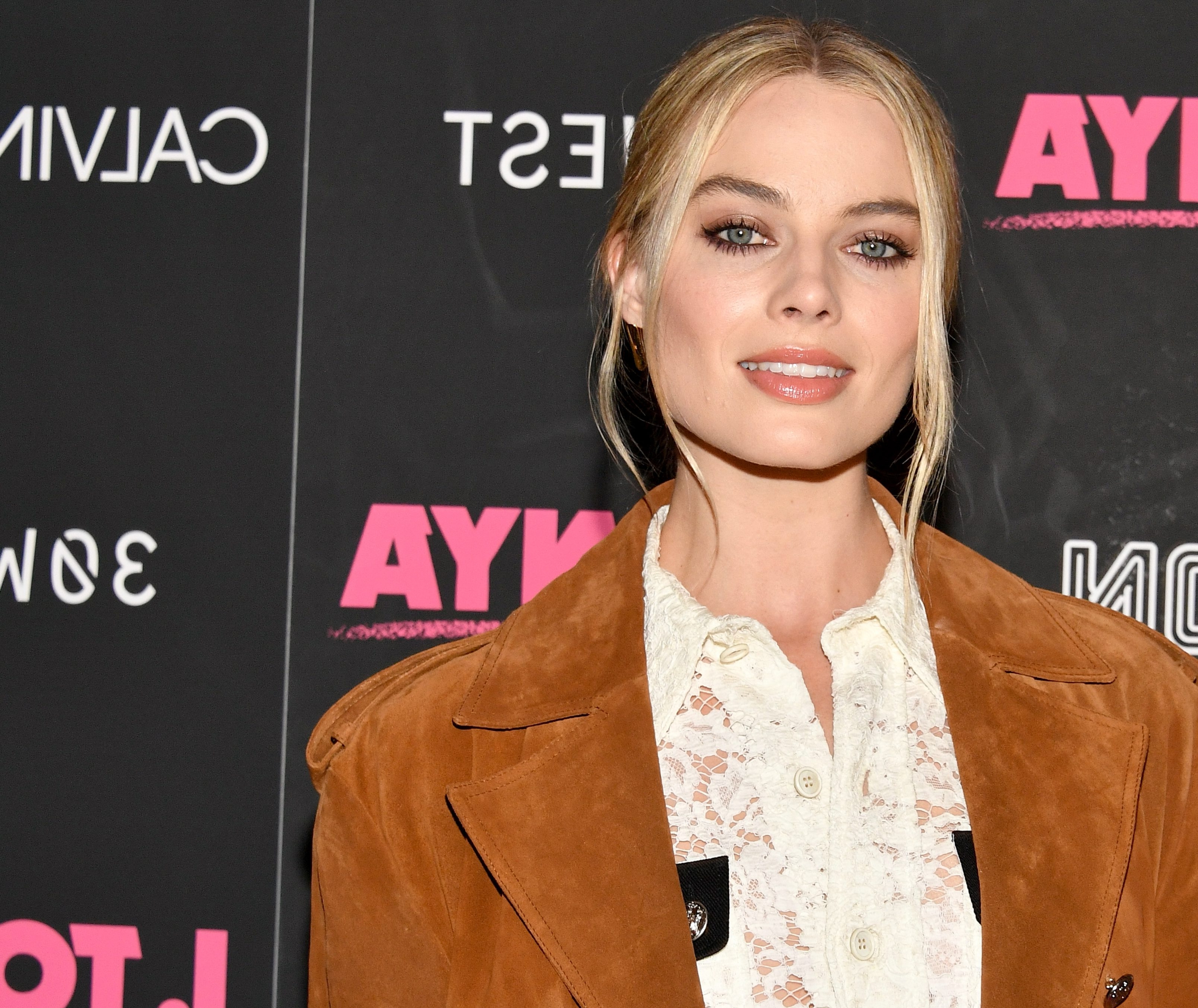 Margot Robbie Shut Down Reporters Asking About Her Marriage Instead of 'I,  Tonya