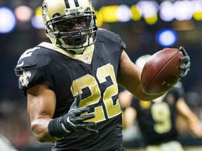 New Orleans Saints running back Mark Ingram III runs the ball and scores against New York Jets in an NFL football game in New Orleans, Sunday, Dec. 17, 2017. (Scott Clause/The Daily Advertiser via AP)