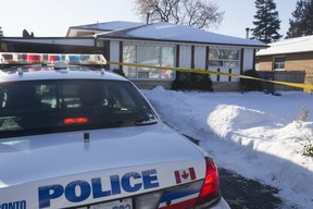 Toronto Police at the scene of a murder on Farley Crescent in Etobicoke on Thursday, January 4, 2018. Stan Behal/Toronto Sun