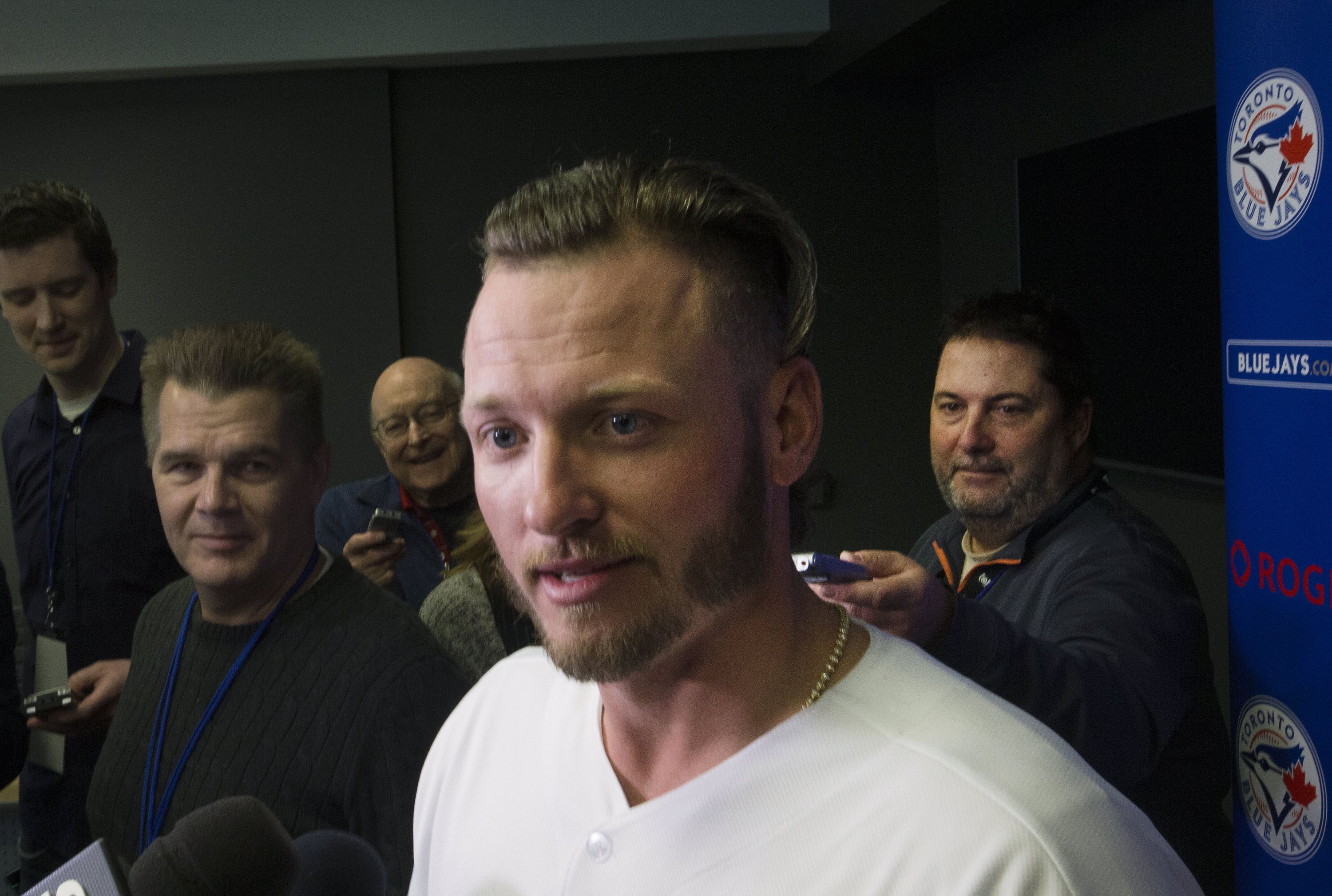 Blue Jays back in familiar position with Josh Donaldson's contract situation