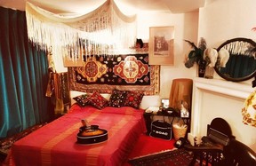 Visitors can now step into Jimi Hendrix’s former bedroom in London, which has been restored to its late-’60s glory. It’s next door to G. F. Handel’s dwellings from the 1700s. GENNIE JOY PHOTO