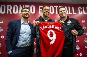 Toronto FC signs Dutch defender Gregory van der Wiel
