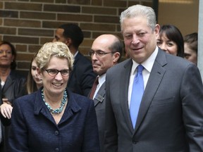 Former U.S. Vice-President Al Gore with Ontario Premier Kathleen Wynne at the MaRS Discovery Centre in Toronto on November 21, 2013. Veronica Henri/Toronto Sun