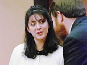 Lorena Bobbitt talks to her lawyer during her 1994 trial for cutting off her husband’s penis. THE ASSOCIATED PRESS
