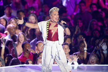INGLEWOOD, CA - AUGUST 27:  Pink performs onstage during the 2017 MTV Video Music Awards at The Forum on August 27, 2017 in Inglewood, California.  (Photo by Frederick M. Brown/Getty Images)