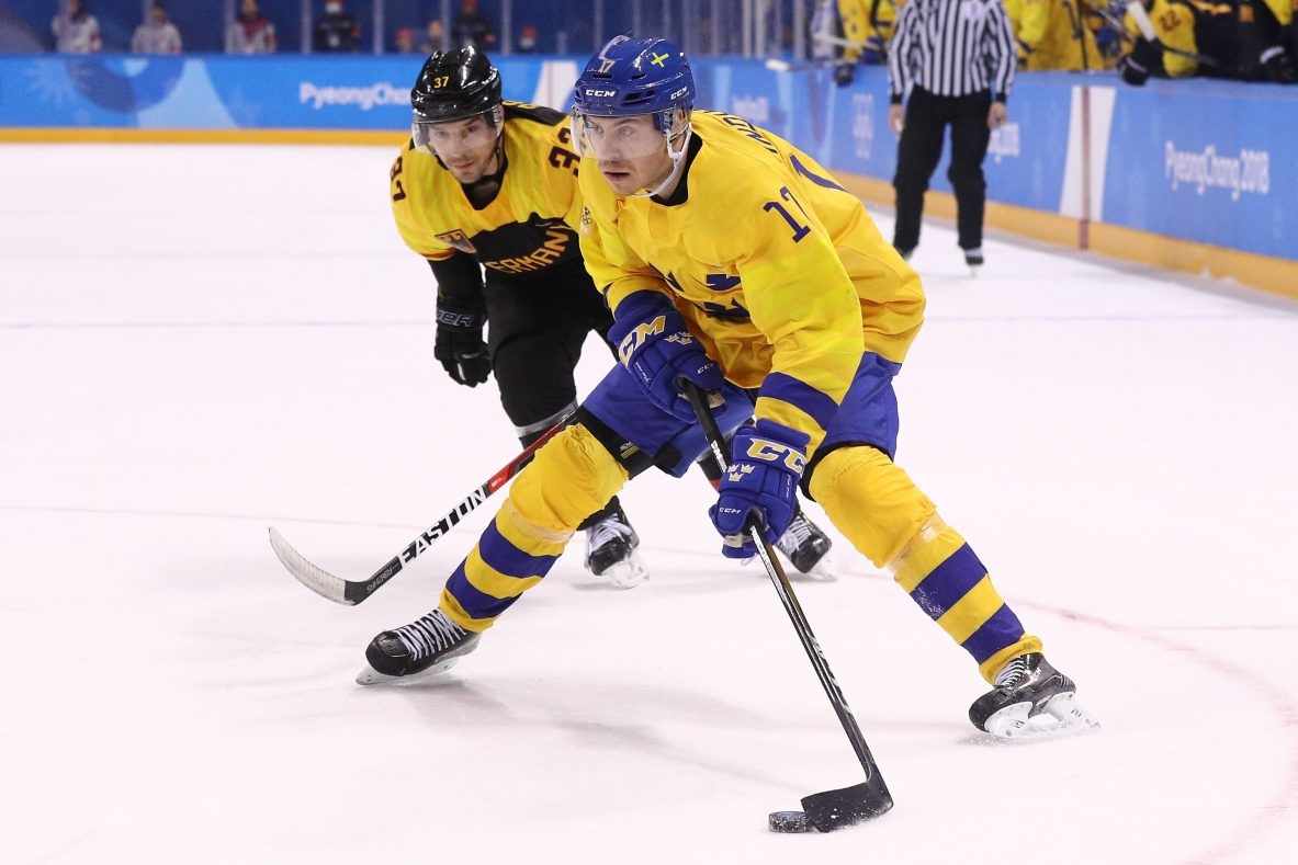 Maple Leafs to sign Swedish centre Par Lindholm: Reports | Toronto Sun