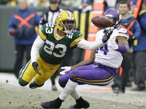 Green Bay Packers' Damarious Randall breaks up a pass intended for Minnesota Vikings' Cordarrelle Patterson during the second half of an NFL game in Green Bay, Wis. on Dec. 24, 2016. (AP Photo/Jeffrey Phelps)