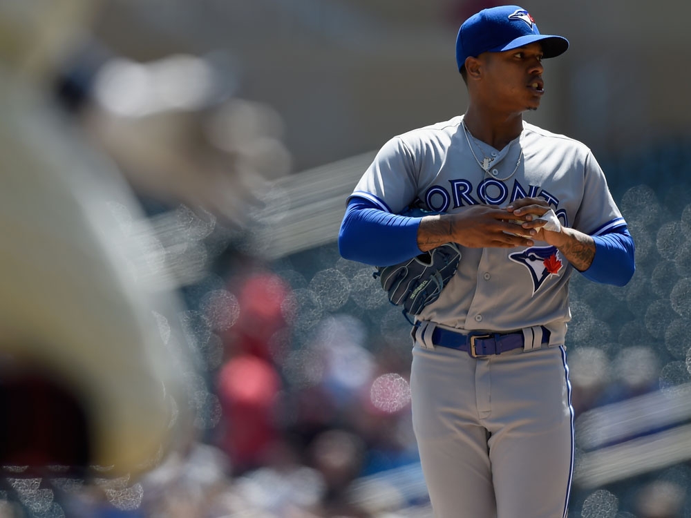 Dunedin, FL - FEB 22: Marcus Stroman (6) of the Blue Jays poses with his  glove during the Toronto Blue Jays spring training Photo Day on February  22, 2019, at the Dunedin