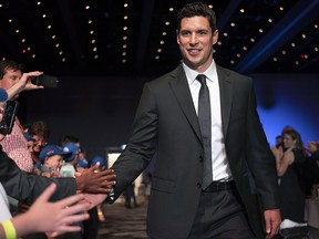 Pittsburgh Penguins captain Sidney Crosby arrives at the Nova Scotia Sport Hall of Fame top 15 athletes of all time dinner in Halifax on Thursday, July 26, 2018. (THE CANADIAN PRESS/Ted Pritchard)
