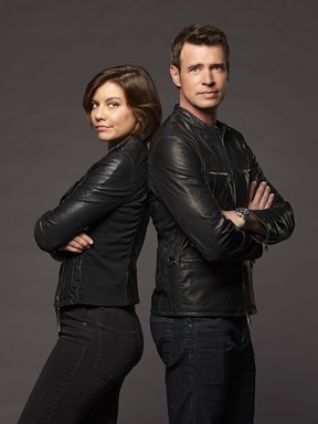 ABC’s Whiskey Cavalier stars Lauren Cohan as Frankie Trowbridge, and Scott Foley as Will Chase. (ABC/Craig Sjodin)