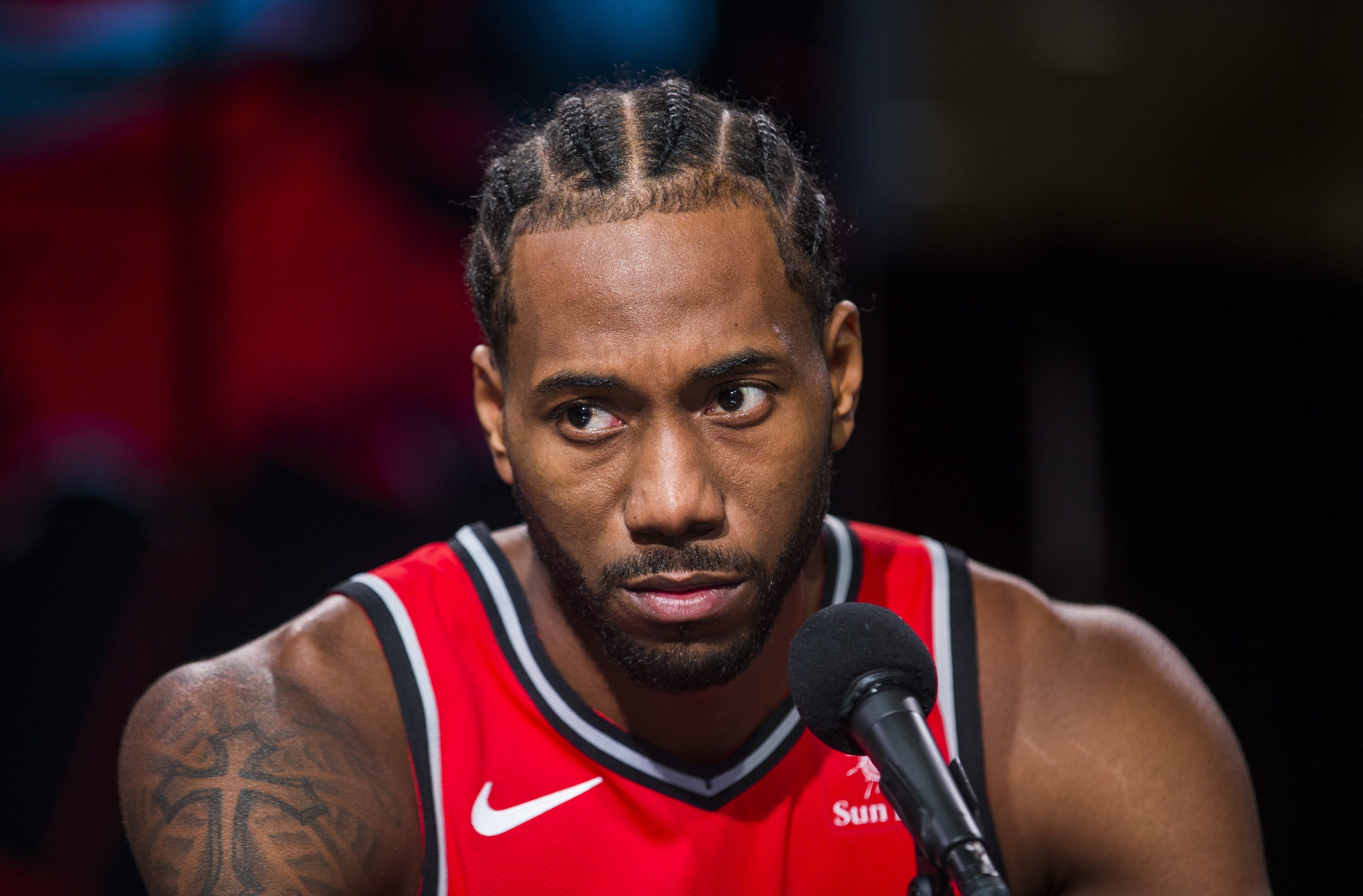 Kawhi leonard. Кавай Леонард. Kawhi. Ленард. Мунст Леонард.