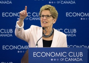 Ontario Premier Kathleen Wynne delivers a noon time speech at a luncheon hosted by the Economic Club of Canada at the Fairmont Chateau Laurier in 2016. (WAYNE CUDDINGTON)