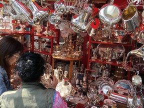 There are still deals to be found in Londonâs Portobello Road, but the window shopping and people watching are worth the walk, particlarly on Saturday. (Lance Hornby/Toronto Sun)