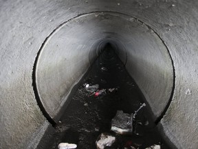 SEWAGE-View from inside a concrete pipe that runs into Lac St-Louis which the St-Lawrence river that runs through it in Pointe-Claire next to Montreal in 2010. (Sun files)
