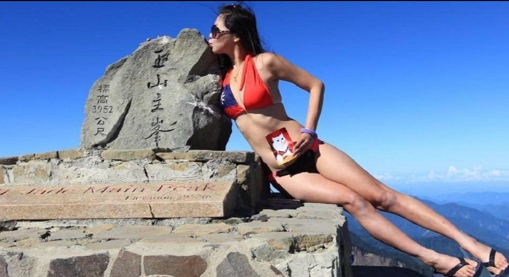 Famed 'Bikini Hiker' freezes to death after fall