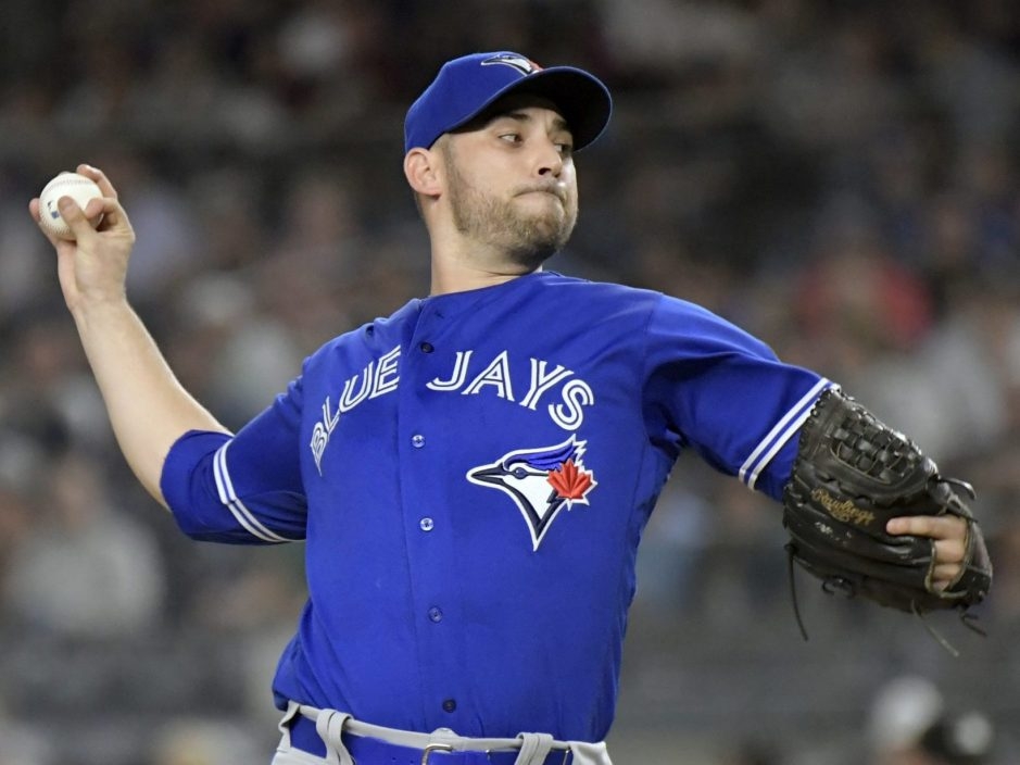 Marco Estrada takes no-hitter into 8th, Blue Jays hold off Red Sox