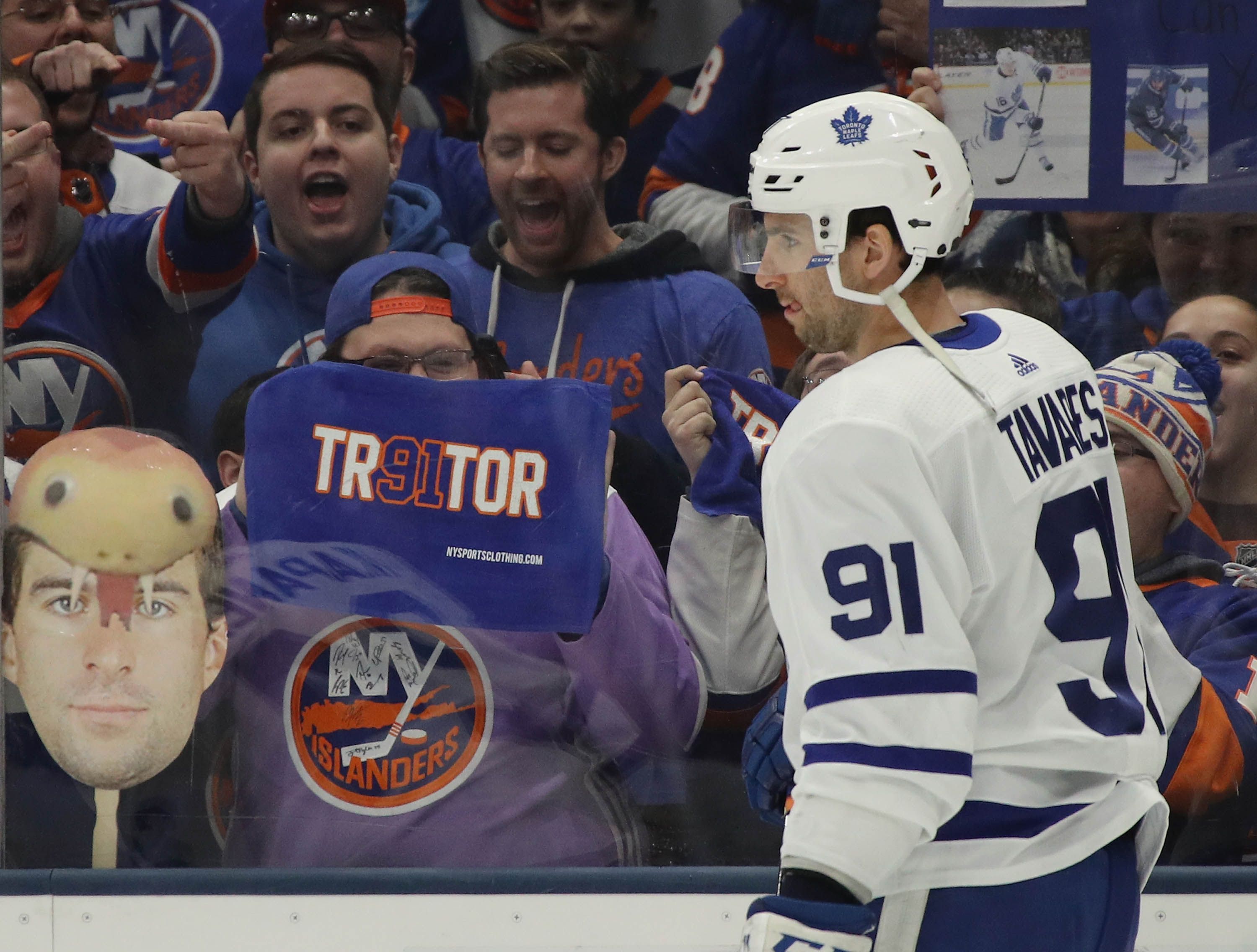 Tavares, Maple Leafs burned by Isles and fans