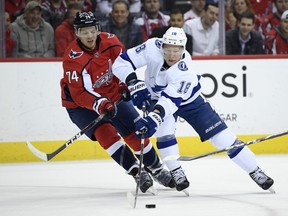 70251798-Lightning_Capitals_Hockey.jpg