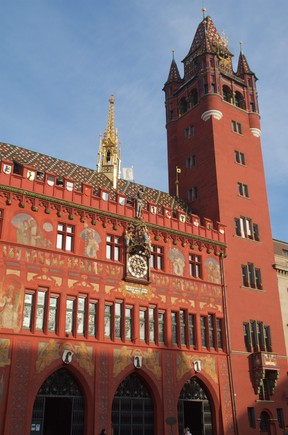 Basel’s Rathaus, or Town Hall, a product of the city’s 16th-century prosperity, is still the seat of local government, and overlooks a lively market place. (Peter Neville-Hadley/Horizon Writers’ Group)