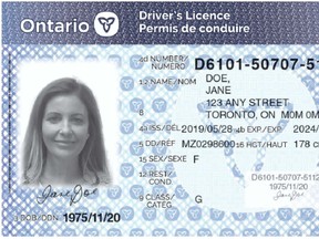 Ontario's redesigned driver's licence (JeffYurekMPP/Twitter)