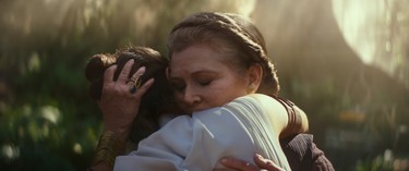 General Leia Organa (Carrie Fisher) and Rey (Daisy Ridley) in STAR WARS:  THE RISE OF SKYWALKER