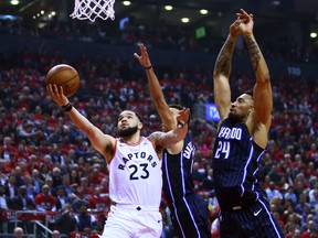 Raptors’ Fred VanVleet (left) anticipates being matched against 76ers’ J.J. Redick throughout the second round. (GETTY IMAGES)