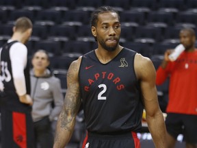 Toronto Raptors' Kawhi Leonard takes part in practice on Wednesday. (JACK BOLAND/Toronto Sun)