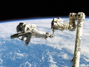 M~ Canadarm2