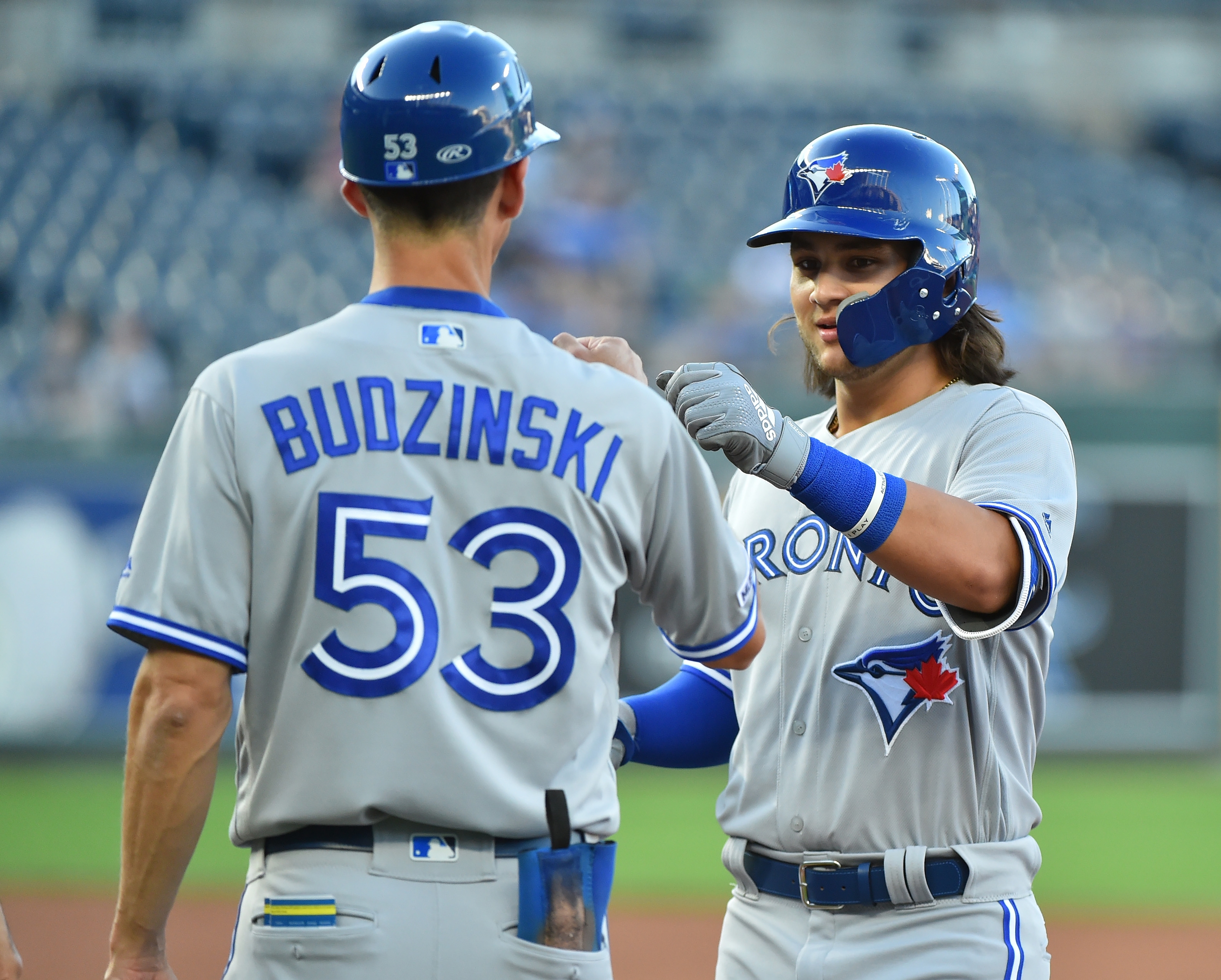 Bichette gets a hit, joins his junior Jays buddies for win against Royals