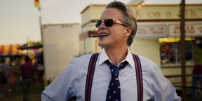 Cary Elwes plays Larry Kline, the fast-talking mayor of Hawkins, Ind., in Stranger Things 3. (Netflix)