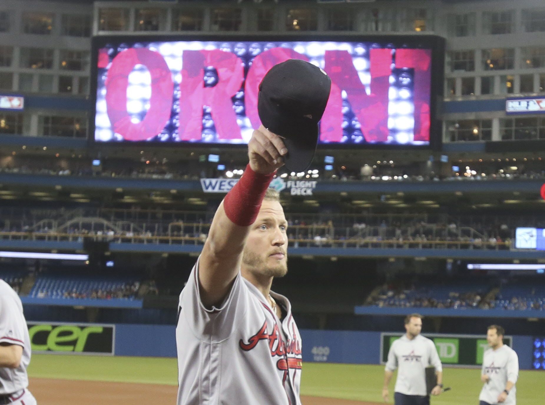 Josh Donaldson thinks he looks 'sexy' in home Blue Jays jersey