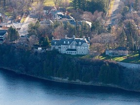 An aerial photo of 24 Sussex Drive on November 20, 2015. (Wayne Cuddington/Postmedia Network)