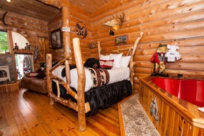 Log Cabin room in Adventure Suites hotel, North Conway, N.H. (Photo courtesy of Adventure Suites)