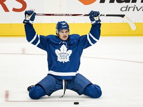 Auston Matthews of the Toronto Maple Leafs warms up in an