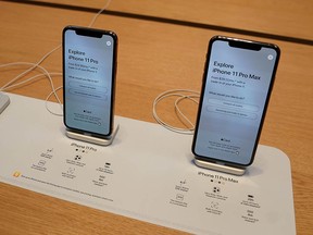 Apple iPhone 11's are pictured inside of the Apple Store on Fifth Ave in the Manhattan borough of New York, September 20, 2019. (REUTERS/Carlo Allegri)