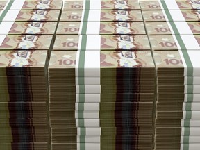 Canadian $100 bills (Toronto Sun files)