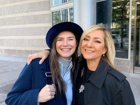 New BFFs Amanda Knox and Lorena Bobbitt. (Instagram)